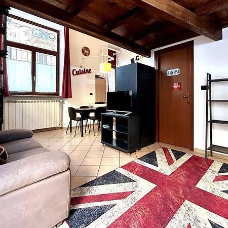 Grazioso Loft A 5 Minuti Dal Centro Di Torino Apartamento Exterior foto